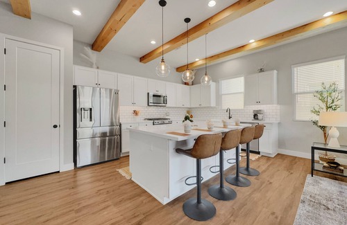 Queen Creek House | Stress-Free in Q.C Sleeps 8! Luxury Living, Low Cost