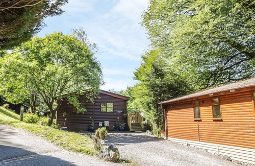 Troutbeck Bridge Cottage | STRIDING EDGE, pet friendly, with pool in White Cross Bay