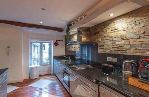 Dijon Centre Ville Apartment | Strike & Chill - Duplex - Au Cœur de Dijon