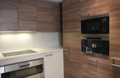 Sands End Apartment | Striking 3 Bed Apartment in the Heart of Chelsea w/Balcony & Spectacular Views