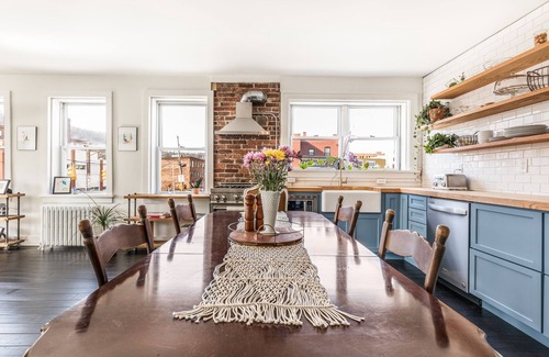 Strip District Apartment | Strip District Studio - Convenient to all Pittsburgh has to offer