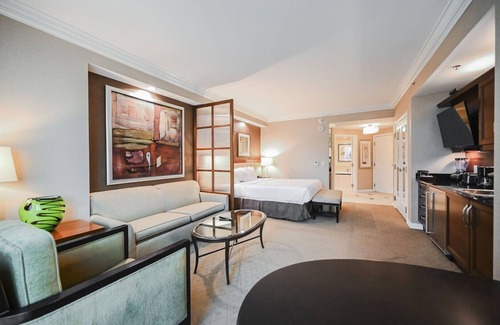 Las Vegas Apartment | Strip View Studio | Signature at MGM