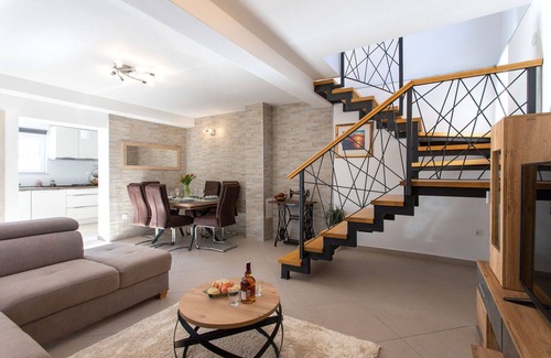 Seget House | Strize - 3-bedroom & 3-bathroom house with pool
