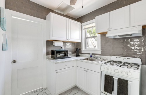 Ocean Grove Apartment | Stroll to Ocean Grove Boardwalk & Beach: Sleek Apt
