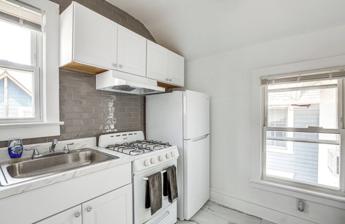 Ocean Grove Apartment | Stroll to Ocean Grove Boardwalk & Beach: Sleek Apt