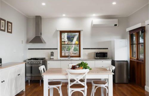 Willunga House | Strong Farmers Cottage Willunga