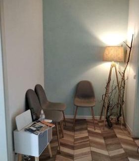 Zentrum-Sued Apartment | Stuckverzierte, zentrumsnahe Wohnung im Süden
