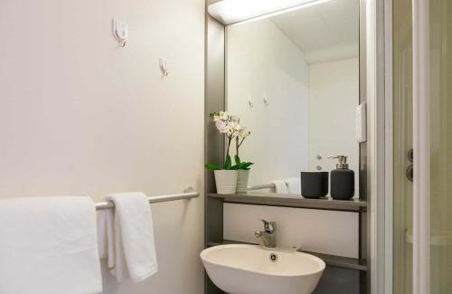Islington Apartment | Student Only Silver Ensuite Mid Level Chapter Islington