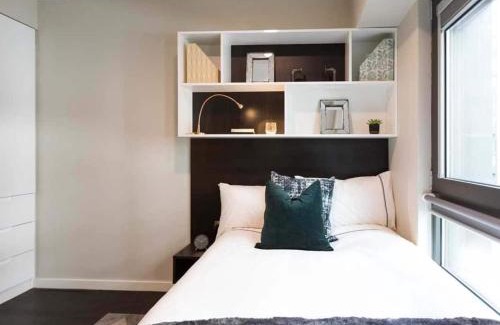 Shoreditch Apartment | Students Only Silver Studio Upper Level, Old Street Residence