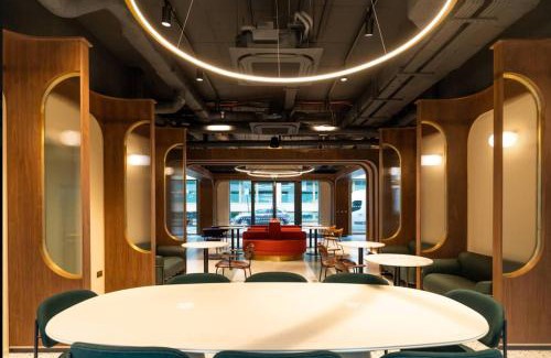 Shoreditch Apartment | Students Only Silver Studio Upper Level, Old Street Residence