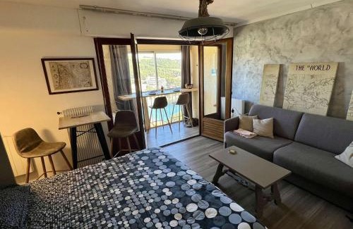 Banyuls-sur-Mer Apartment | Studio à 5 min de la plage des Elmes avec parking, ascenseur - 2 pers. - FR-1-225C-125