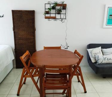 Pioneiros Apartment | Studio à 500m da praia, AC e Vaga