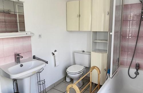 Saint-Pair-sur-Mer Apartment | Studio à deux pas de la plage, proche commerces avec Wifi et équipements complets - FR-1-361-40