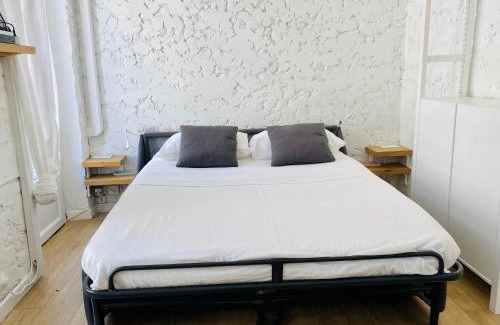 Le Mourillon Apartment | Studio équipé-climatisé avec balcon au Mourillon à 20m de la plage