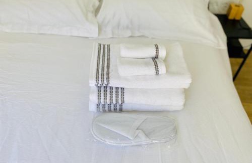 Le Mourillon Apartment | Studio équipé-climatisé avec balcon au Mourillon à 20m de la plage