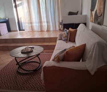 Galaxidi Apartment | STUDIO Θαλλώ Thallo