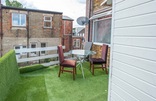 Plaistow and Sundridge Apartment | Studio 1 - Front, 1st floor