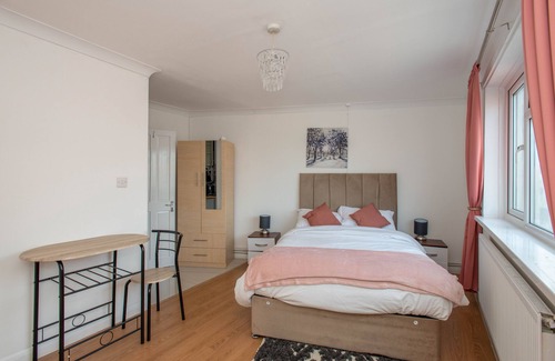 Plaistow and Sundridge Apartment | Studio 1 - Front, 1st floor