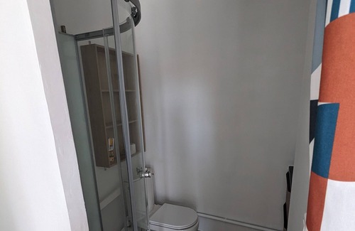La Roche-sur-Yon Apartment | Studio 1 Personne Avec Terrasse, 30 min du Littoral