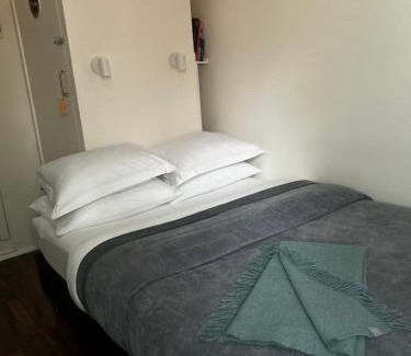 Laugardalur Apartment | Studio 104- Free PARKING onsite -Private entrance