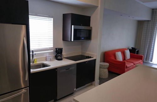 Doral Condo | Studio 1070sq ft, enjoy Golfing, Shopping, Dining