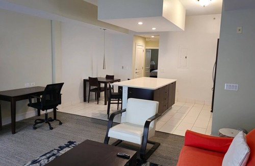 Doral Condo | Studio 1070sq ft, enjoy Golfing, Shopping, Dining