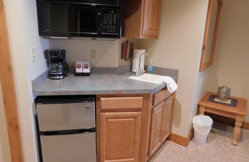 The Galena Territory Apartment | Studio 1321 at Longhollow Point Inn