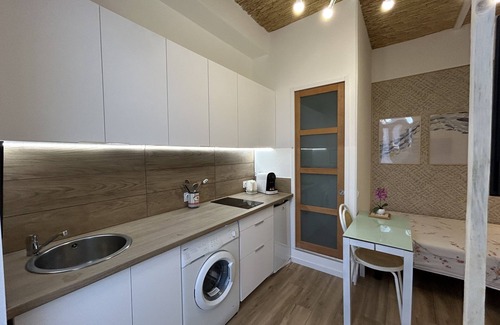 Lamalou-les-Bains Apartment | Studio 17m² ground floor, City Center Lamalou-les-Bains
