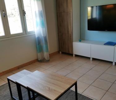 Lamalou-les-Bains Apartment | STUDIO 2 étoiles Rénové Proche des THERMES