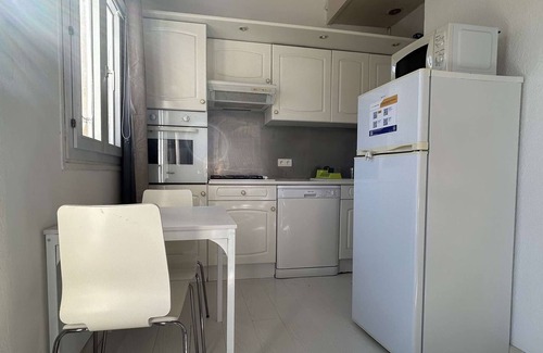 Port-Vendres Apartment | Studio 2-4 pers with terrace and sea view, Port-Vendres, quiet, central location