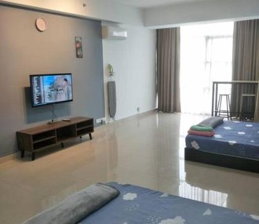 Subang Jaya Apartment | Studio 2-4pax/2mins LRT/Netflix/YSW Homes
