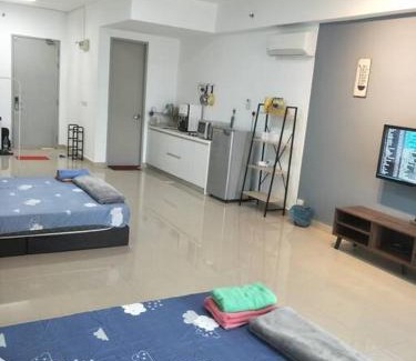 Subang Jaya Apartment | Studio 2-4pax/2mins LRT/Netflix/YSW Homes