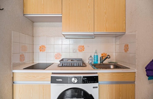 Saint-Mandrier-sur-Mer Apartment | Studio '200m from the Beach'