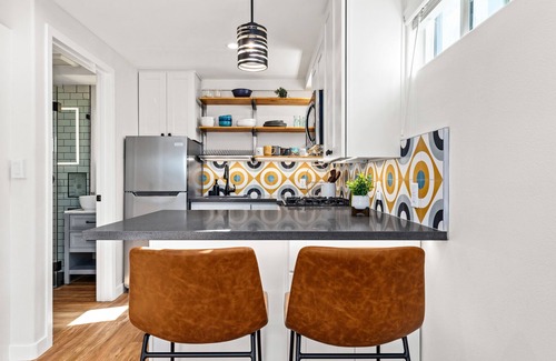 Eastside Apartment | Studio, 2 miles from Beach at Long Beach Casitas