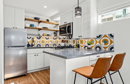 Eastside Apartment | Studio, 2 miles from Beach at Long Beach Casitas