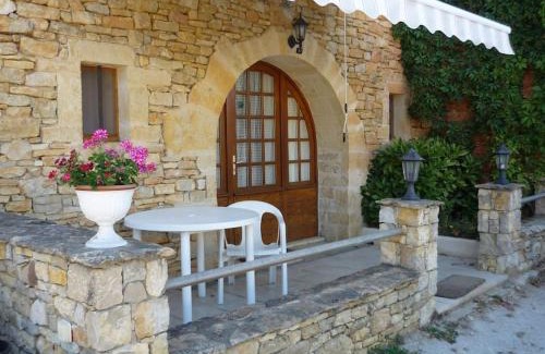 Saint-Martial-de-Nabirat Apartment | Studio 2 personnes