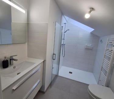 Cauderan Bed & Breakfast | Studio 2 rénové balcon garage