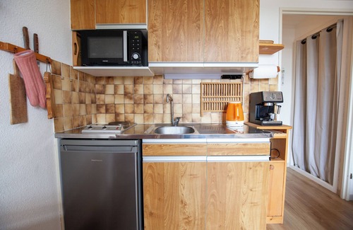 Risoul Apartment | Studio 24m2, 1 bedroom, quiet location. Ski-in/ski-out access. Wi-Fi.