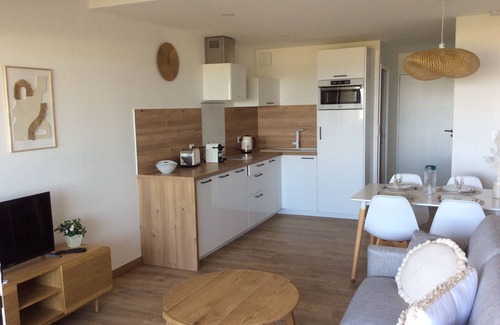 La Cote Radieuse Apartment | Studio 25m2 & terrace 8 m2 sea view for 2 people private box swimming pool WIFI