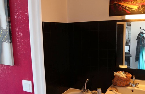 Poitiers Apartment | STUDIO 27METRE SQUARE NEAR FUTUROSCOPE POITIERS