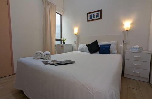 Adelaide Central Business District Hotel | Studio 28 Wright Lodge
