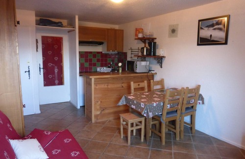 Jeux Apartment | Studio 2nd floor facing south, the slopes, ideal for skiing