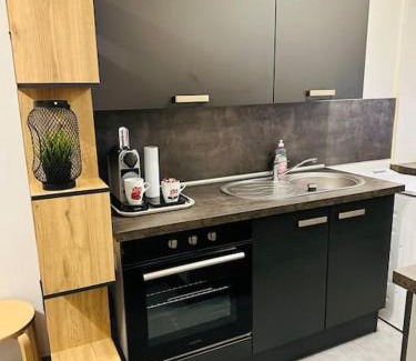 Calais Apartment | Studio 3 personnes centre ville, avec cour