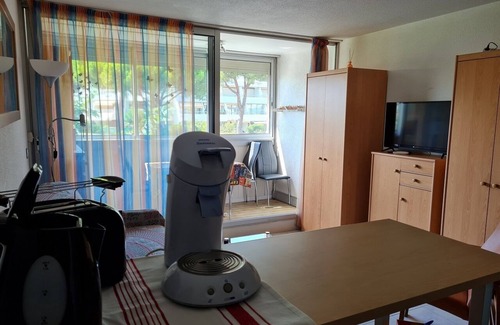 Le Grau-Du-Roi Apartment | Studio 3-seater cabin, quiet, 50 m from the sea and shops, small sea view.
