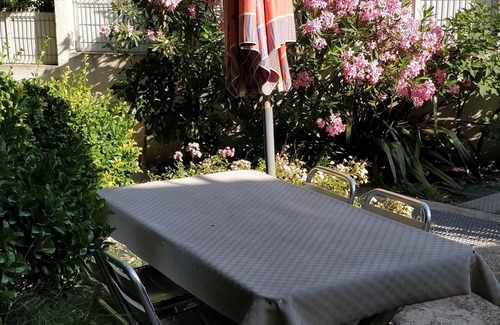 Lunel Apartment | Studio 30m² in a villa