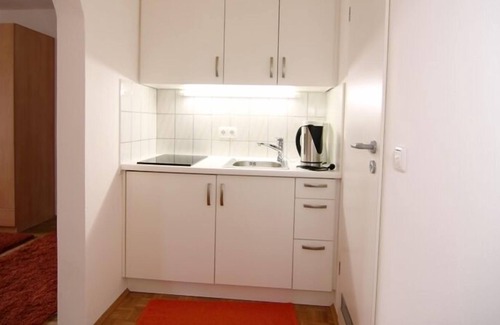 Bad Aibling Apartment | Studio 35 qm mit Wohnbereich und separatem Schlafzimmer