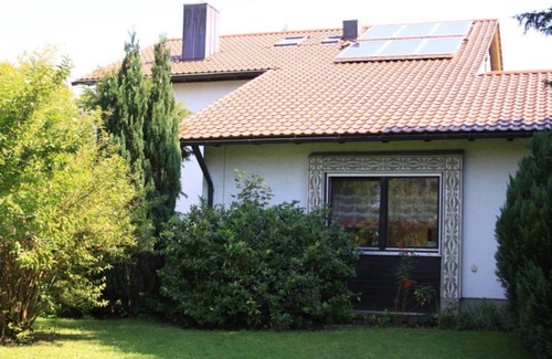 Bad Aibling Apartment | Studio 35 qm mit Wohnbereich und separatem Schlafzimmer