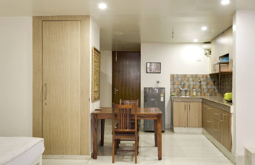 Hauz Khas Apartment | Studio 37 with a beautiful glass-room