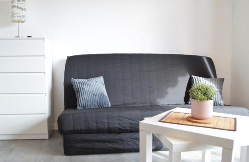 Le Lavandou Apartment | Studio 4 couchages avec terrasse, parking et proche plage au Lavandou - FR-1-251-240
