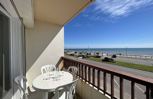 Saint-Jean-de-Monts Apartment | Studio 4 ppl with balcony, parking, linen included